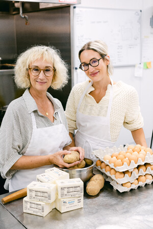 Naomi and Natalie Gingerich